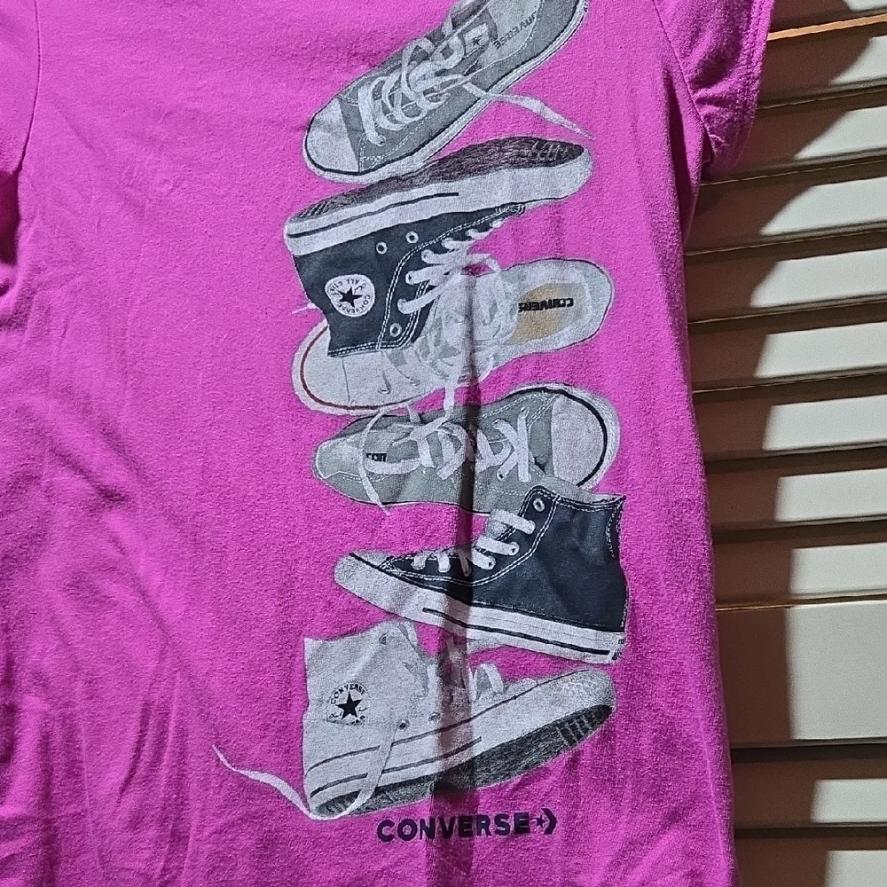 Converse vibrant pink